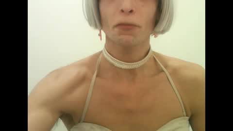 Snapshot of xlecram chatting on 17, 12, 2025 Wendy online show from 17, 12, 2025