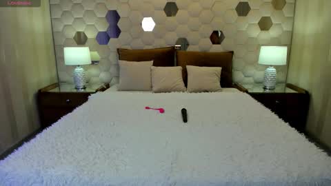 Snapshot of xlindamilfx chatting on 20, 12, 2025 Linda online show from 20, 12, 2025