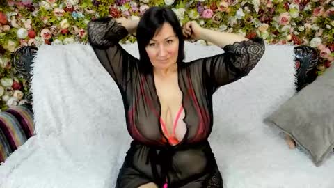 Snapshot of xlindamilfx chatting on 3, 2, 2026 Linda online show from 3, 2, 2026