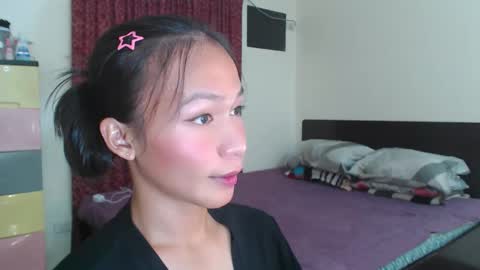 Snapshot of xlovely_destinyx chatting on 6, 2, 2025 Alice online show from 6, 2, 2025
