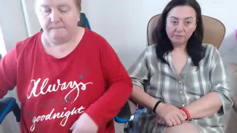 Snapshot of xmollyjanex chatting on 13, 11, 2025 XMollyJaneX online show from 13, 11, 2025