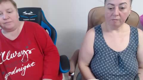 Snapshot of xmollyjanex chatting on 22, 11, 2025 XMollyJaneX online show from 22, 11, 2025