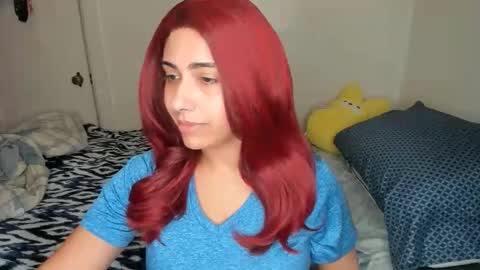 Snapshot of xocurvyrae chatting on 2, 4, 2026 Rae online show from 2, 4, 2026