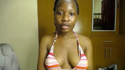 Snapshot of xoxo_booty chatting on 4, 12, 2025 Xoxo online show from 4, 12, 2025