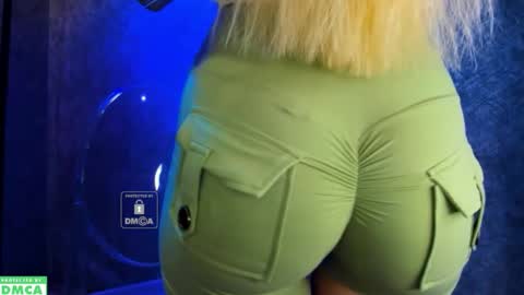 Snapshot of xteona chatting on 9, 10, 2025 xteona online show from 9, 10, 2025