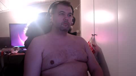 Snapshot of xtmartin chatting on 18, 12, 2025 SlaveTrainingToServe86 online show from 18, 12, 2025