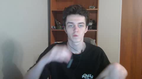 Snapshot of xtraqqq chatting on 19, 11, 2025 traqqq online show from 19, 11, 2025