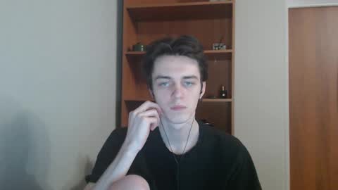 Snapshot of xtraqqq chatting on 5, 12, 2025 traqqq online show from 5, 12, 2025