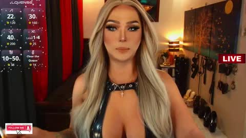 Snapshot of xworldclasskelly chatting on 12, 10, 2025 K E L L Y online show from 12, 10, 2025