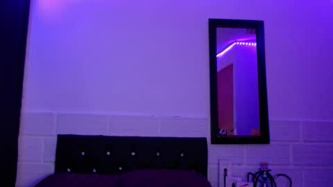 Snapshot of xx_johnson_xx chatting on 31, 10, 2025 VALE online show from 31, 10, 2025