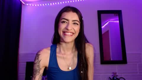 Snapshot of xx_johnson_xx chatting on 21, 11, 2025 VALE online show from 21, 11, 2025