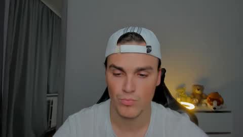 Snapshot of xx_raul_xx_ chatting on 22, 9, 2025 raul online show from 22, 9, 2025