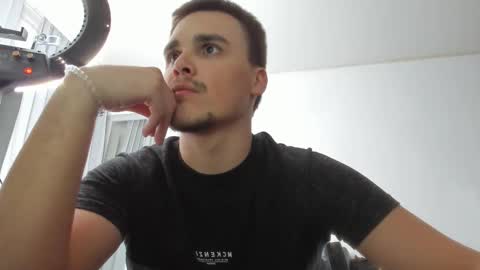 Snapshot of xx_raul_xx_ chatting on 22, 12, 2025 raul online show from 22, 12, 2025