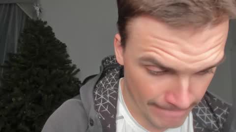 Snapshot of xx_raul_xx_ chatting on 8, 1, 2026 raul online show from 8, 1, 2026