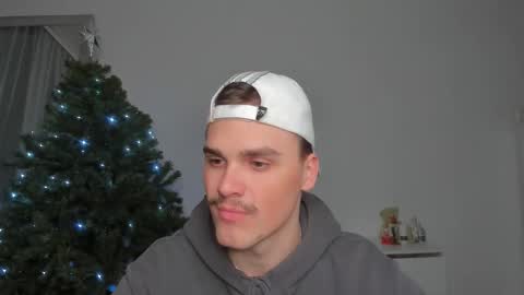 Snapshot of xx_raul_xx_ chatting on 9, 1, 2026 raul online show from 9, 1, 2026