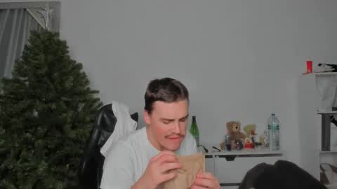 Snapshot of xx_raul_xx_ chatting on 18, 1, 2026 raul online show from 18, 1, 2026