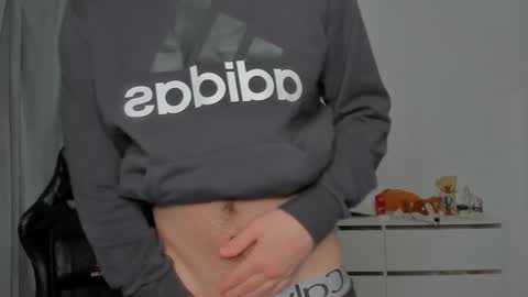 Snapshot of xx_raul_xx_ chatting on 2, 2, 2026 raul online show from 2, 2, 2026