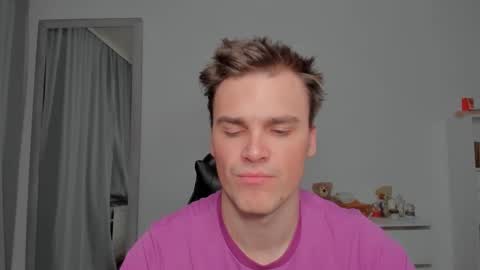 Snapshot of xx_raul_xx_ chatting on 9, 2, 2026 raul online show from 9, 2, 2026