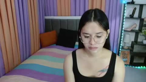 CHLOES ROOM online show from 8, 11, 2025