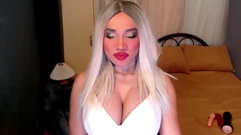 Snapshot of xxcinddyxx chatting on 18, 9, 2025 cinddy online show from 18, 9, 2025