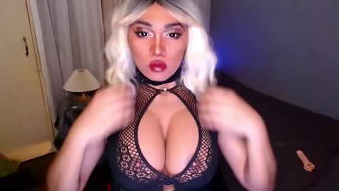 Snapshot of xxcinddyxx chatting on 3, 12, 2025 cinddy online show from 3, 12, 2025