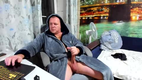 Snapshot of xxrojxx chatting on 9, 1, 2025 roki-- -- online show from 9, 1, 2025