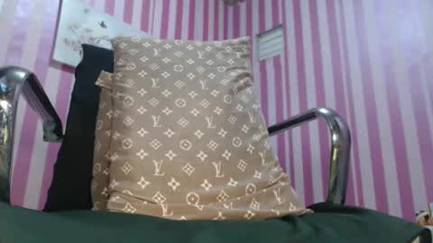 xxrowenatastycockforyouxx online show from 26, 11, 2025