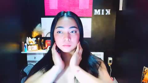 Snapshot of xxslutty_kim chatting on 15, 12, 2025 xxslutty kim online show from 15, 12, 2025