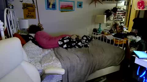 Strawberry Jane online show from 28, 10, 2025