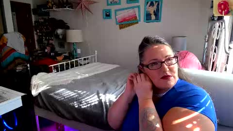 Strawberry Jane online show from 15, 1, 2026