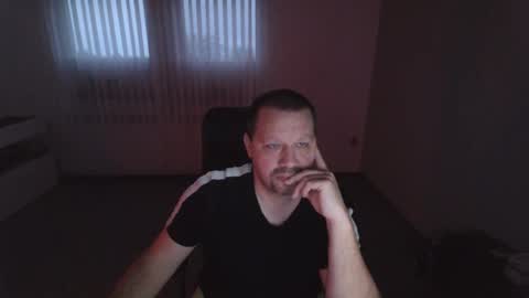 Snapshot of xxstrikerxx chatting on 11, 12, 2024 Eddi online show from 11, 12, 2024