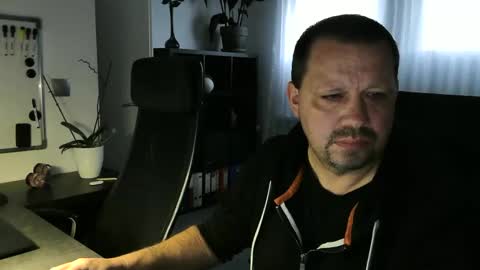 Snapshot of xxstrikerxx chatting on 27, 10, 2025 Eddi online show from 27, 10, 2025