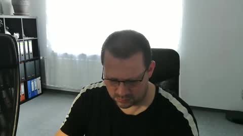 Snapshot of xxstrikerxx chatting on 17, 12, 2025 Eddi online show from 17, 12, 2025