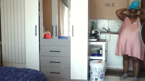 xxxgiantboobs online show from 18, 9, 2025