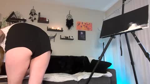 Lola online show from 10, 9, 2025