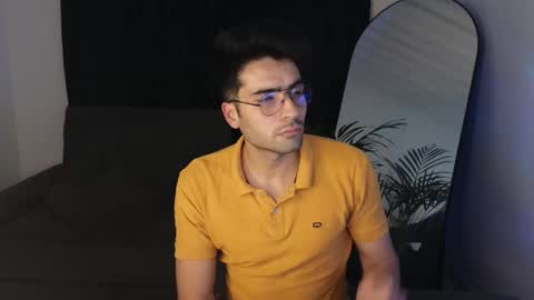 Snapshot of xxxvandersexxx chatting on 25, 10, 2025 July and Fer online show from 25, 10, 2025