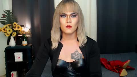 QueenMarina online show from 16, 12, 2024