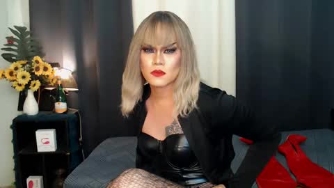 QueenMarina online show from 17, 12, 2024