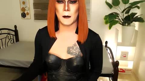 Snapshot of xyournightmarequeenx chatting on 22, 4, 2026 QueenMarina online show from 22, 4, 2026
