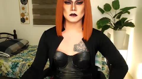 Snapshot of xyournightmarequeenx chatting on 26, 4, 2026 QueenMarina online show from 26, 4, 2026