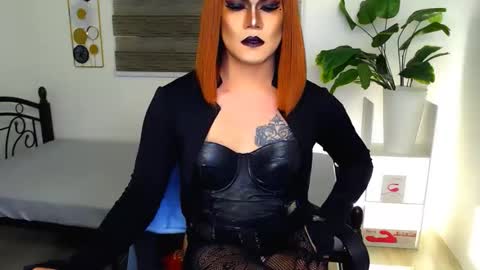 Snapshot of xyournightmarequeenx chatting on 15, 5, 2026 QueenMarina online show from 15, 5, 2026
