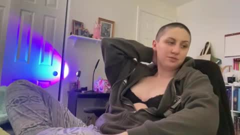 Snapshot of y0uvebeenjinxed chatting on 5, 10, 2025 Jinx online show from 5, 10, 2025