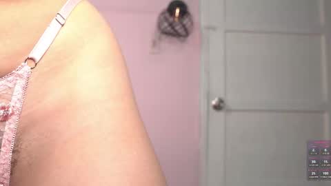 Snapshot of yahaira_26 chatting on 8, 10, 2025 petronila online show from 8, 10, 2025