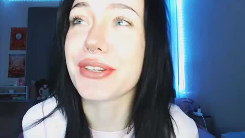 Snapshot of yamilean chatting on 12, 11, 2025 Yami online show from 12, 11, 2025