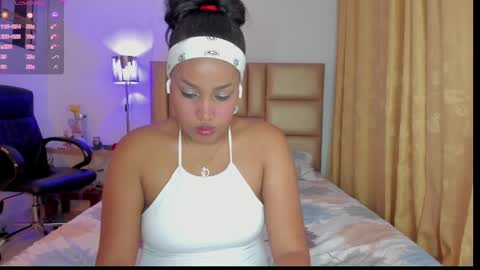 Snapshot of yamirawalker chatting on 21, 9, 2025 Naomi online show from 21, 9, 2025