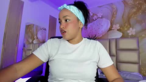 Snapshot of yamirawalker chatting on 4, 12, 2025 Naomi online show from 4, 12, 2025