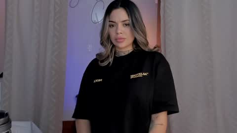 Snapshot of yandracelisoficial chatting on 14, 1, 2025 YANDRA CELIS online show from 14, 1, 2025