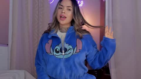 Snapshot of yandracelisoficial chatting on 15, 1, 2025 YANDRA CELIS online show from 15, 1, 2025