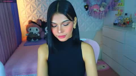 YANG AUDREY LONE online show from 15, 9, 2025