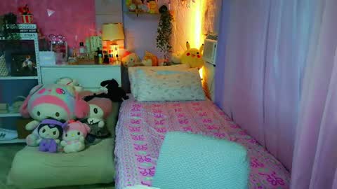 Snapshot of yang_audreylone chatting on 4, 7, 2026 YANG AUDREY LONE online show from 4, 7, 2026